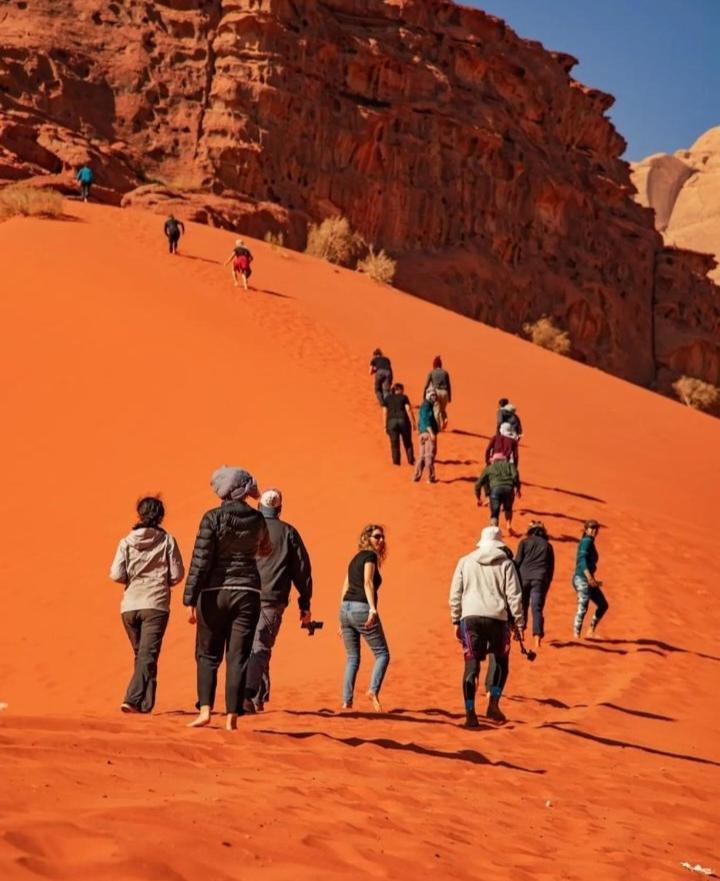 Апартаменты Saleem With Jeep Tour Вади-Рам Экстерьер фото